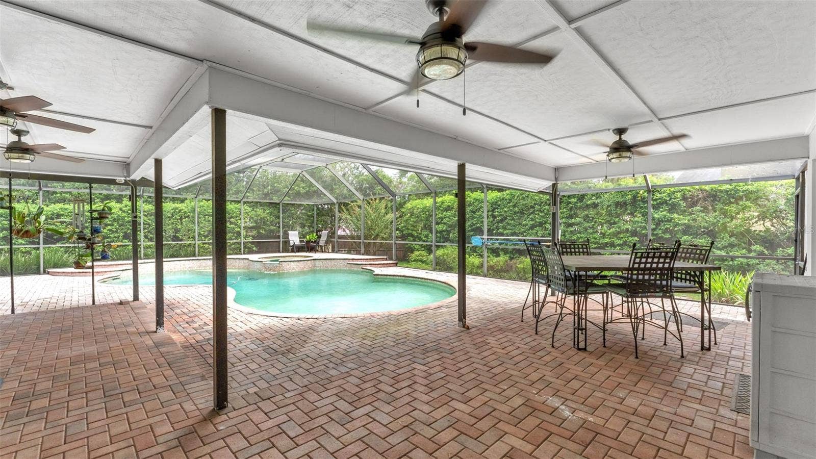 2712 LAUREL OAK DRIVE, Plant City, FL 33566