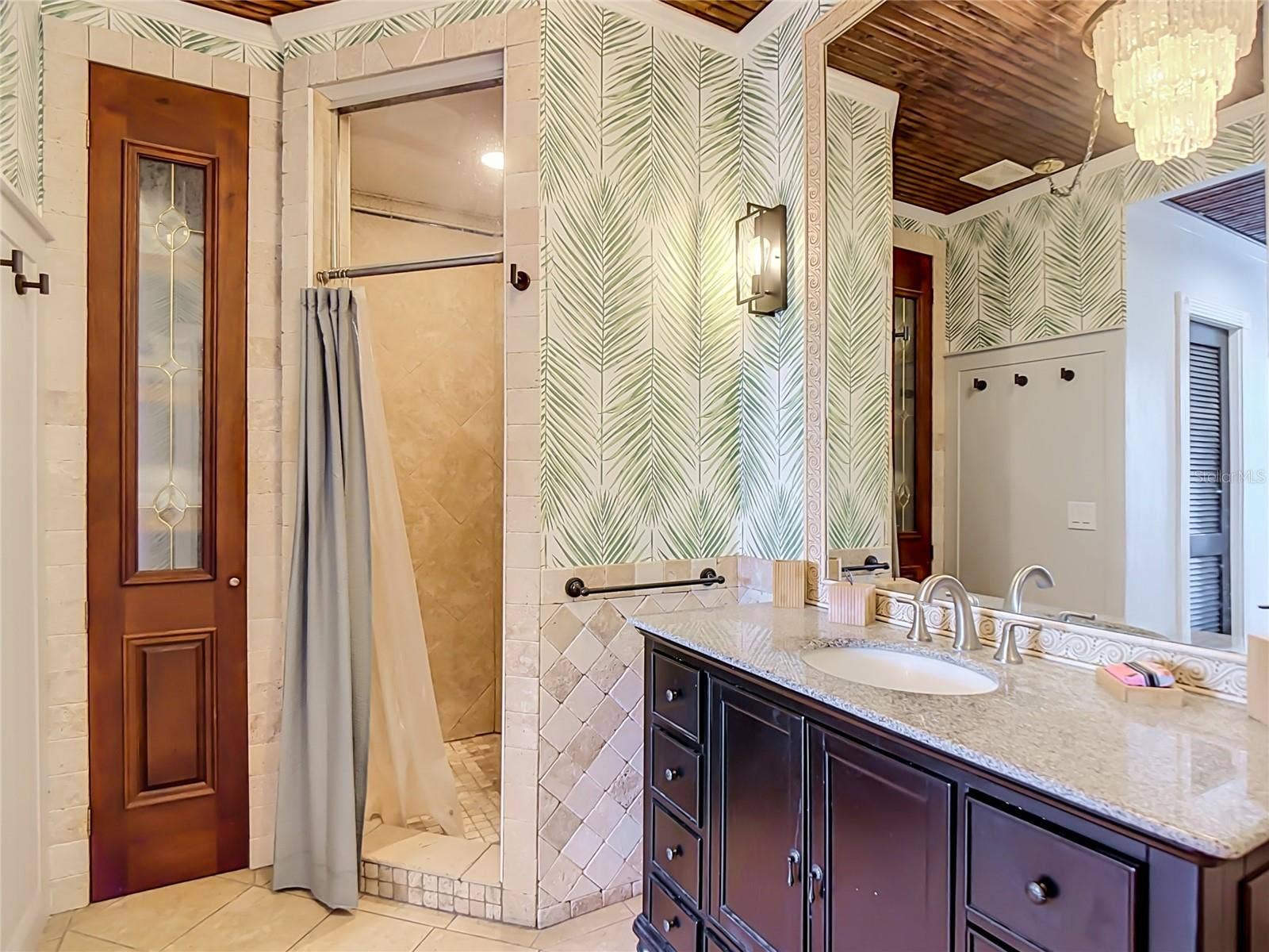 En Suite Bathroom