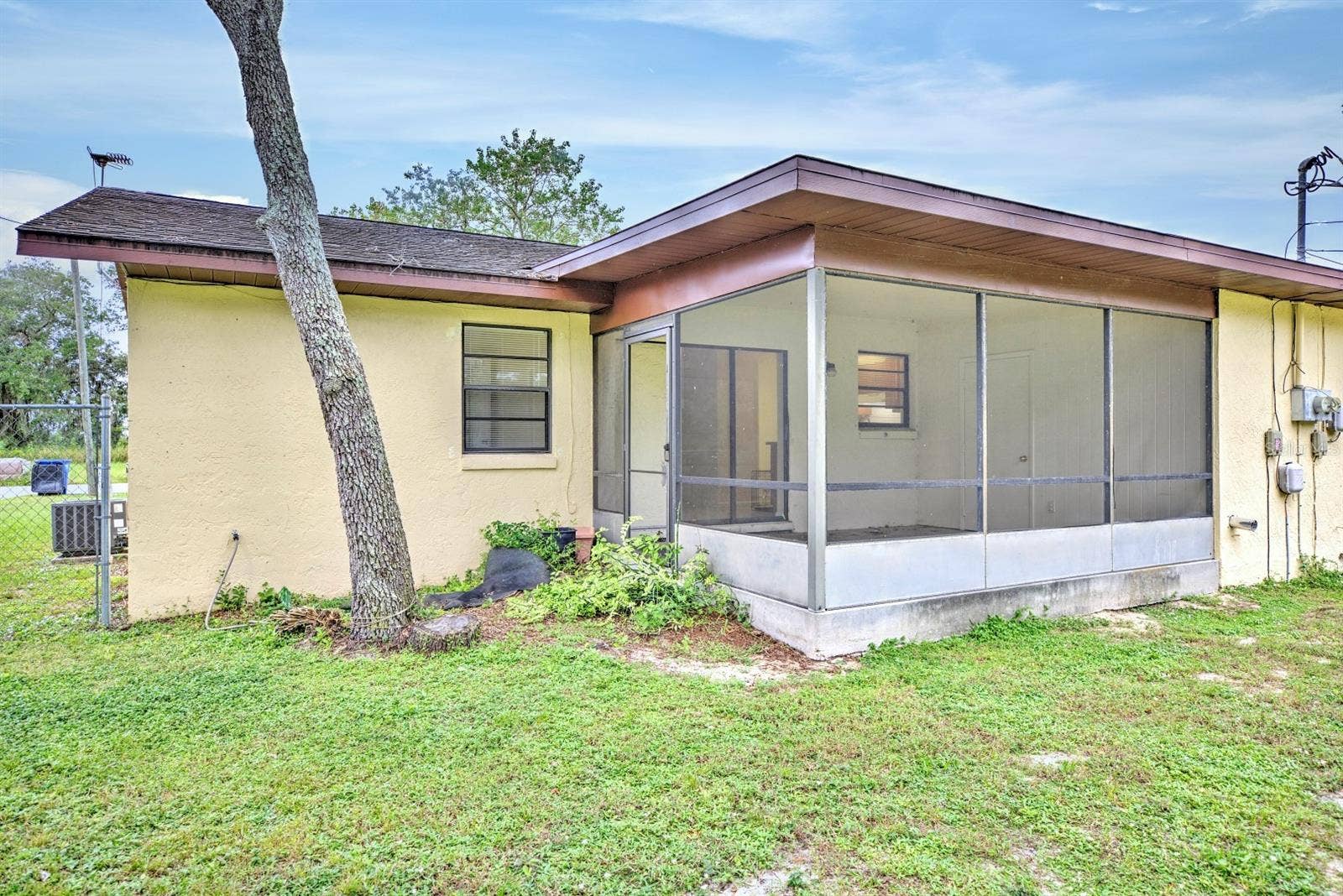 2118+2120 WIGHTMAN AVENUE, Sebring, FL 33870 2118+2120 WIGHTMAN AVENUE, Sebring, FL 33870
