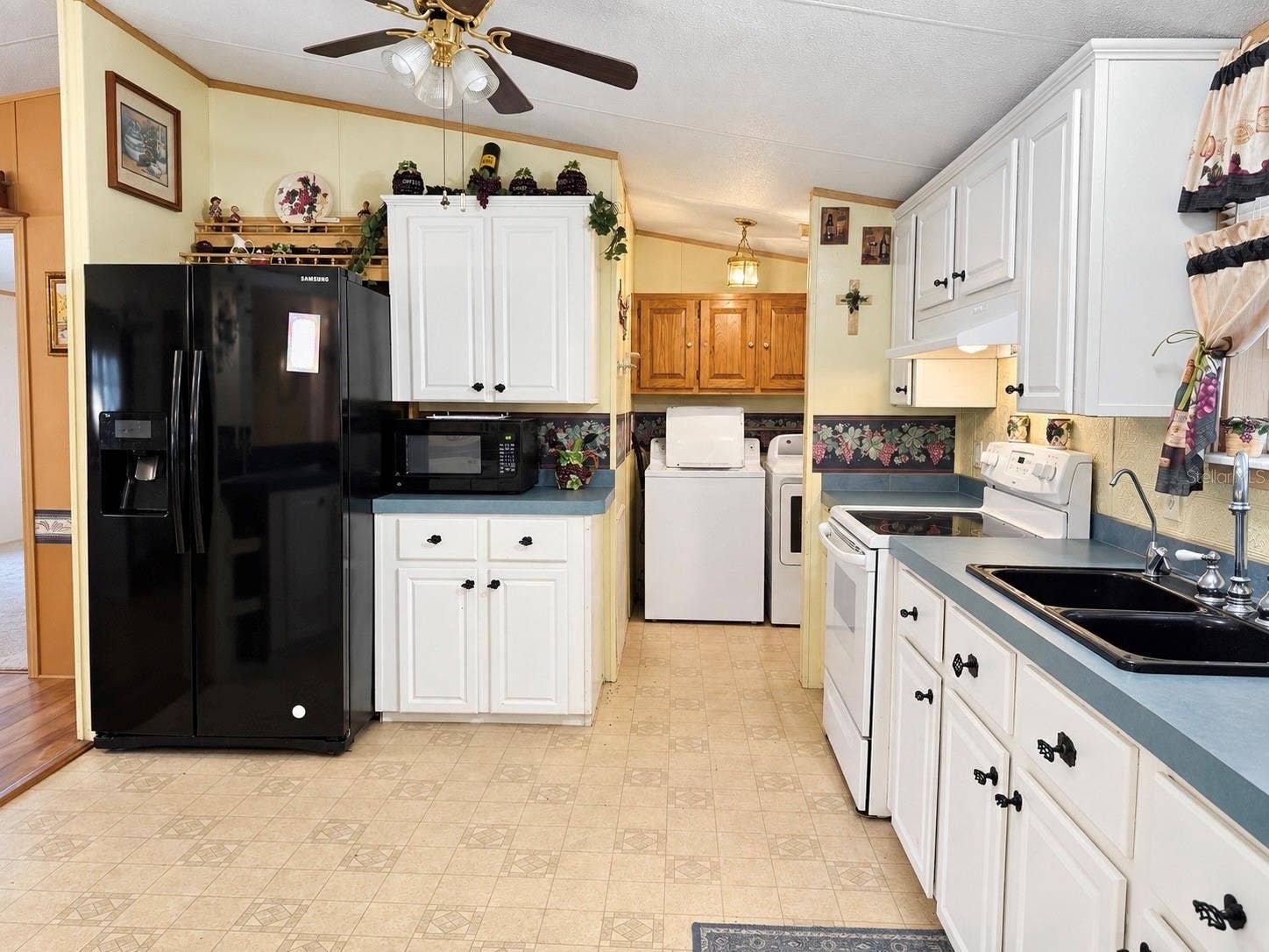 8335 MITCHALL DRIVE, Lakeland, FL 33809 8335 MITCHALL DRIVE, Lakeland, FL 33809