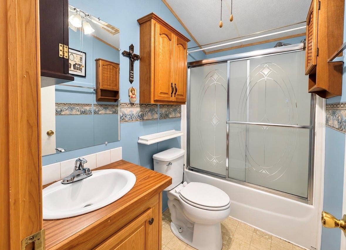 8335 MITCHALL DRIVE, Lakeland, FL 33809 8335 MITCHALL DRIVE, Lakeland, FL 33809