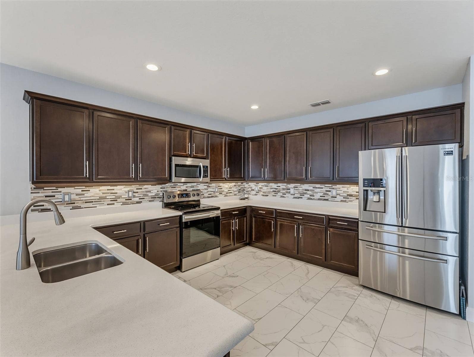 8151 WILDER LOOP, Lakeland, FL 33809 8151 WILDER LOOP, Lakeland, FL 33809
