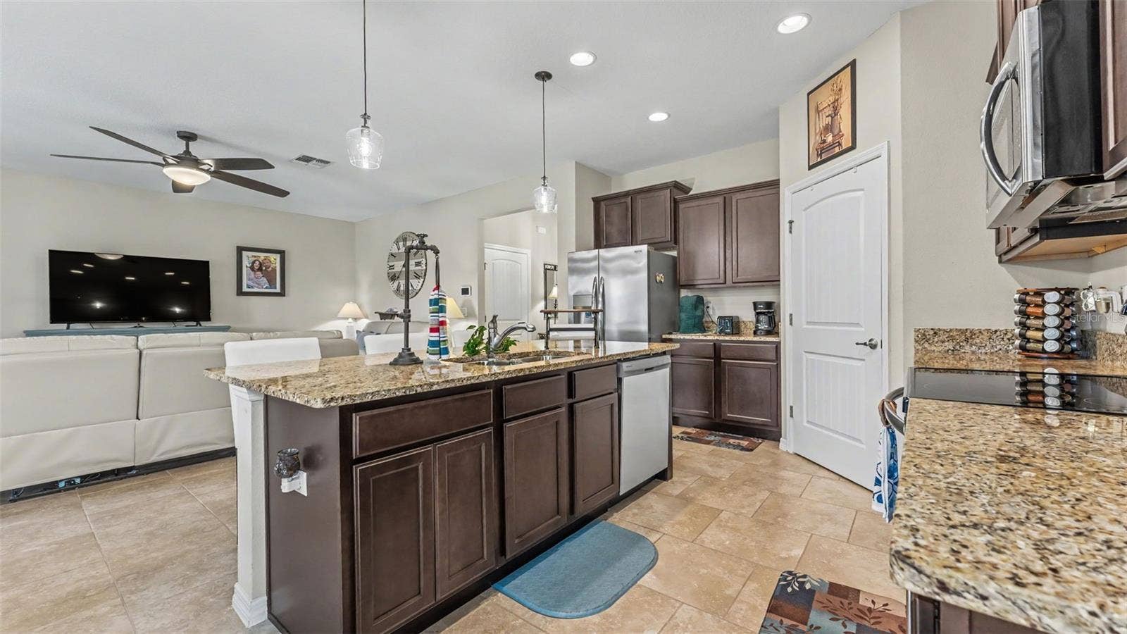 2595 CANYON CREST DRIVE, Lakeland, FL 33811 2595 CANYON CREST DRIVE, Lakeland, FL 33811