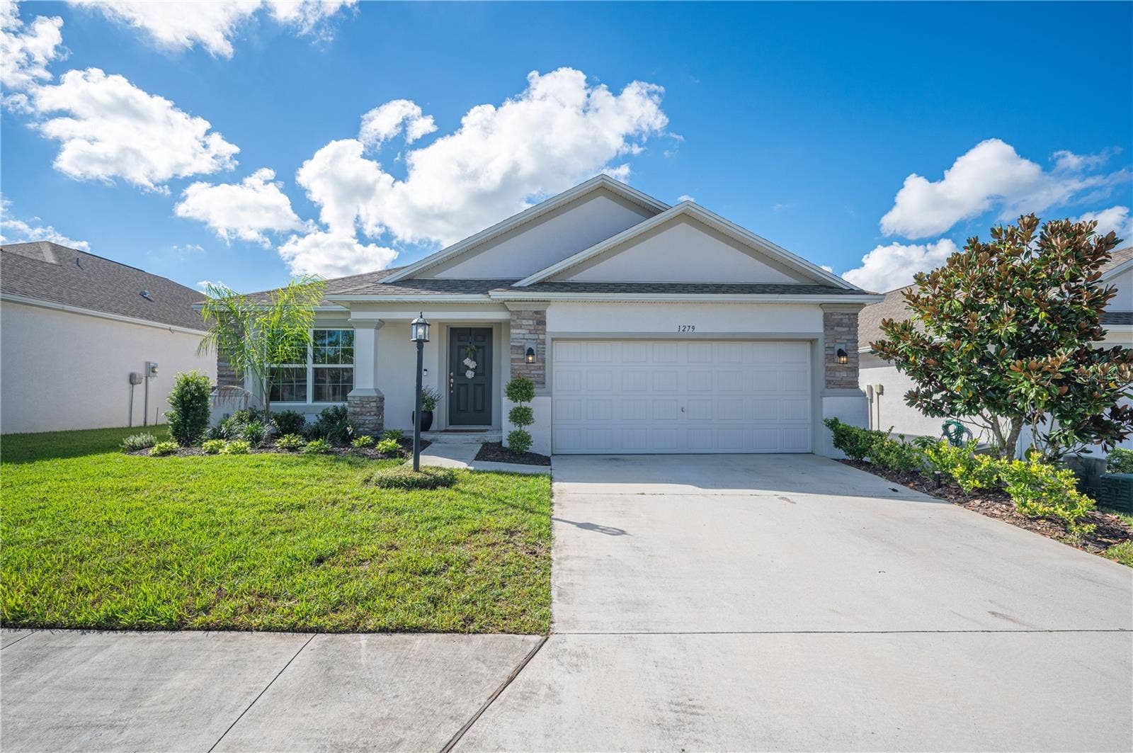 1279 PINTAIL PLACE, Lakeland, FL 33813 This lovely home features 1940 sq ft of AC space, 4 bedrooms, 2 full bathrooms and a huge back yard, along with a number of stunning upgrades.