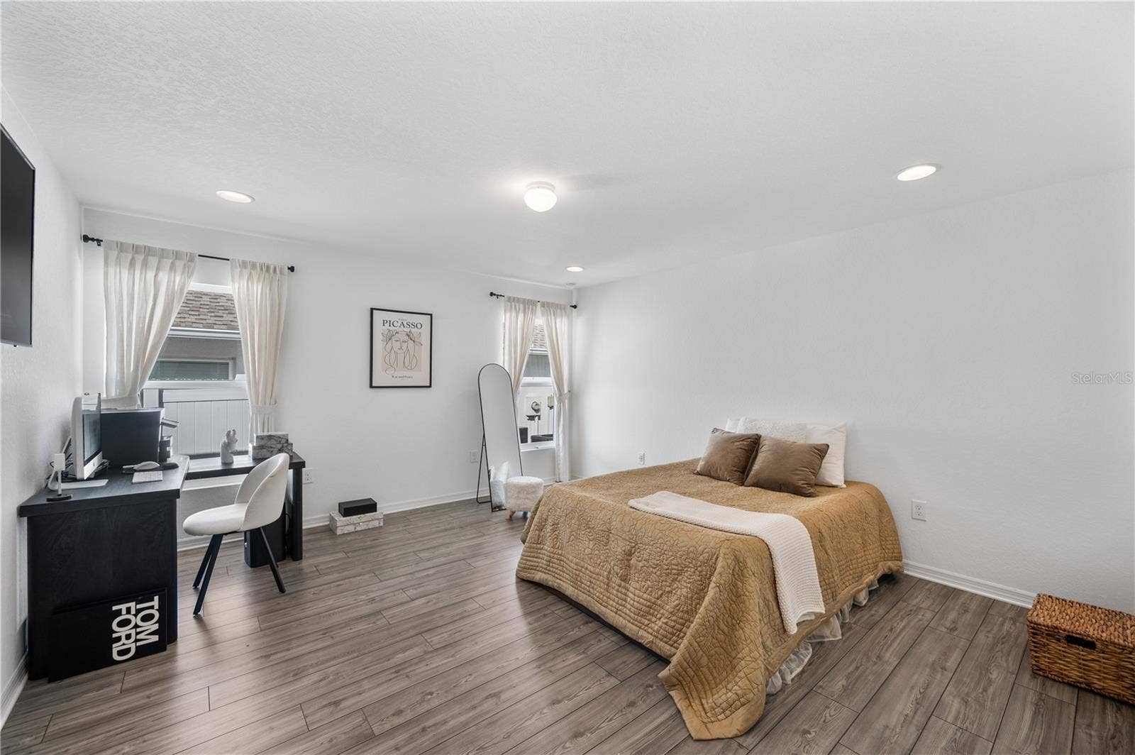 1279 PINTAIL PLACE, Lakeland, FL 33813 The Primary Suite is very large