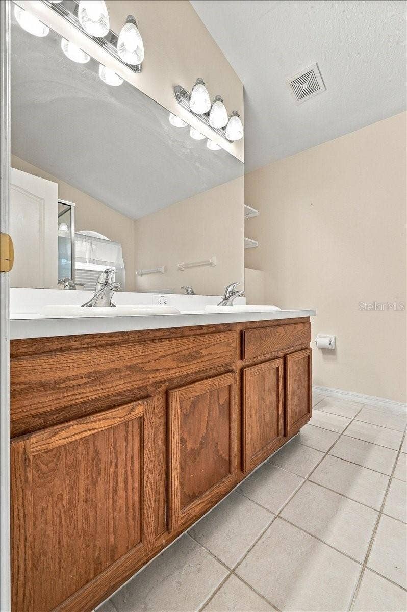 2610 BUCKHORN PRESERVE BOULEVARD, Valrico, FL 33596 2610 BUCKHORN PRESERVE BOULEVARD, Valrico, FL 33596