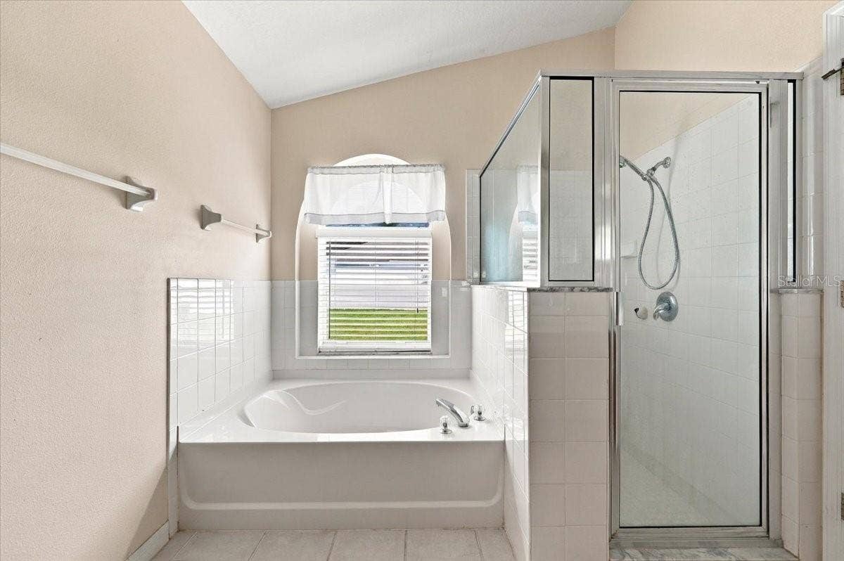 2610 BUCKHORN PRESERVE BOULEVARD, Valrico, FL 33596 2610 BUCKHORN PRESERVE BOULEVARD, Valrico, FL 33596