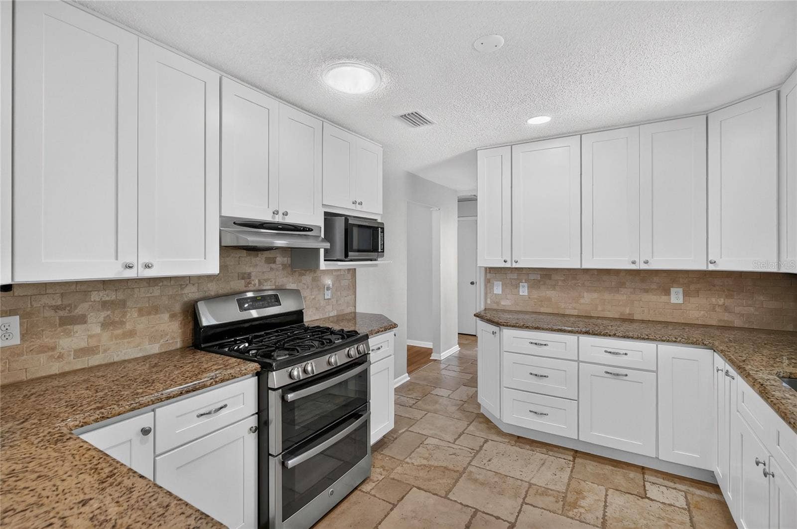 2140 CREEK SIDE DRIVE, Lakeland, FL 33811 2140 CREEK SIDE DRIVE, Lakeland, FL 33811