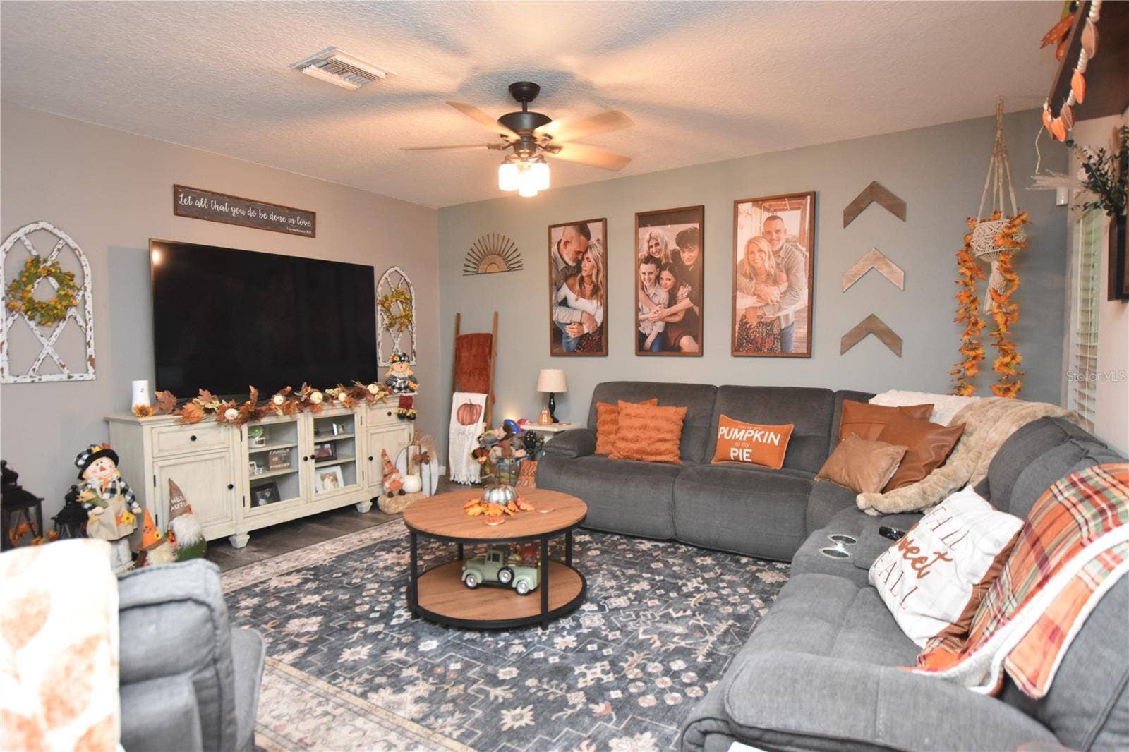 5685 ARLINGTON RIVER DRIVE, Lakeland, FL 33811 5685 ARLINGTON RIVER DRIVE, Lakeland, FL 33811
