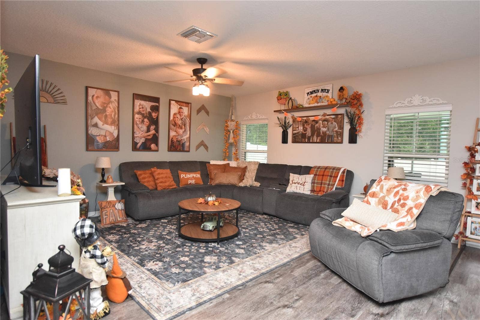 5685 ARLINGTON RIVER DRIVE, Lakeland, FL 33811 Living Room