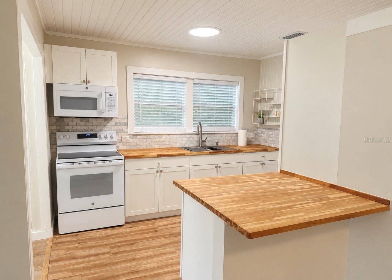 1204 N MORNINGSIDE DRIVE, Plant City, FL 33563 1204 N MORNINGSIDE DRIVE, Plant City, FL 33563