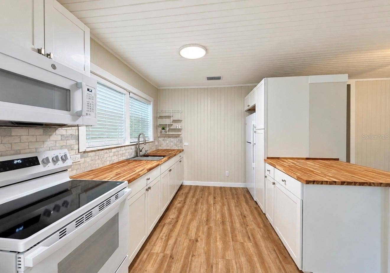 1204 N MORNINGSIDE DRIVE, Plant City, FL 33563 1204 N MORNINGSIDE DRIVE, Plant City, FL 33563