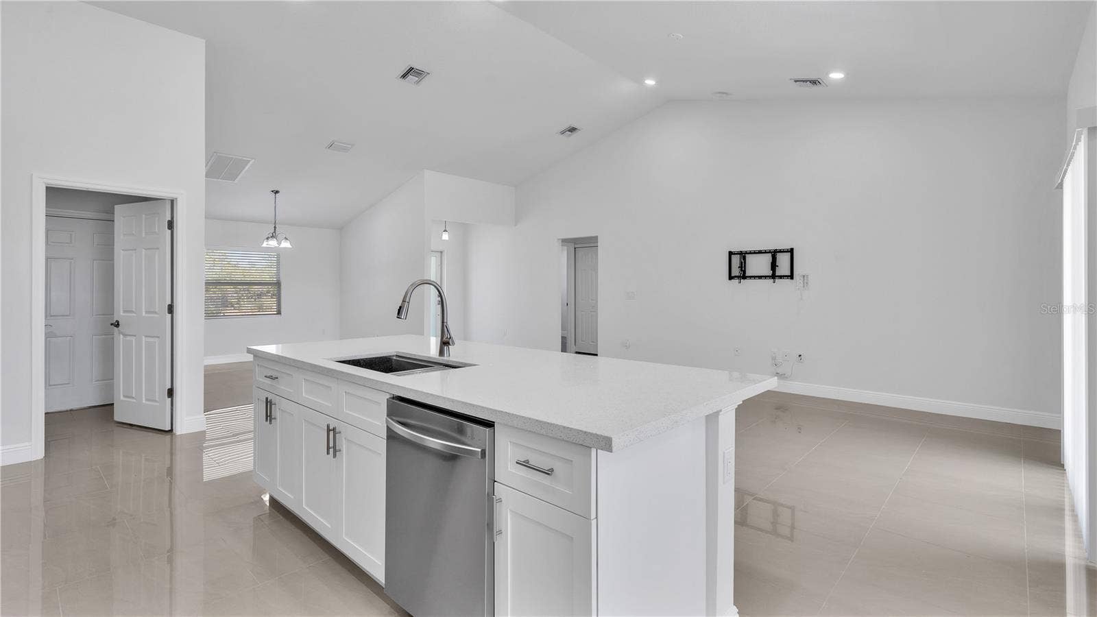 2099 VALENCIA DRIVE, Indian Lake Estates, FL 33855 2099 VALENCIA DRIVE, Indian Lake Estates, FL 33855