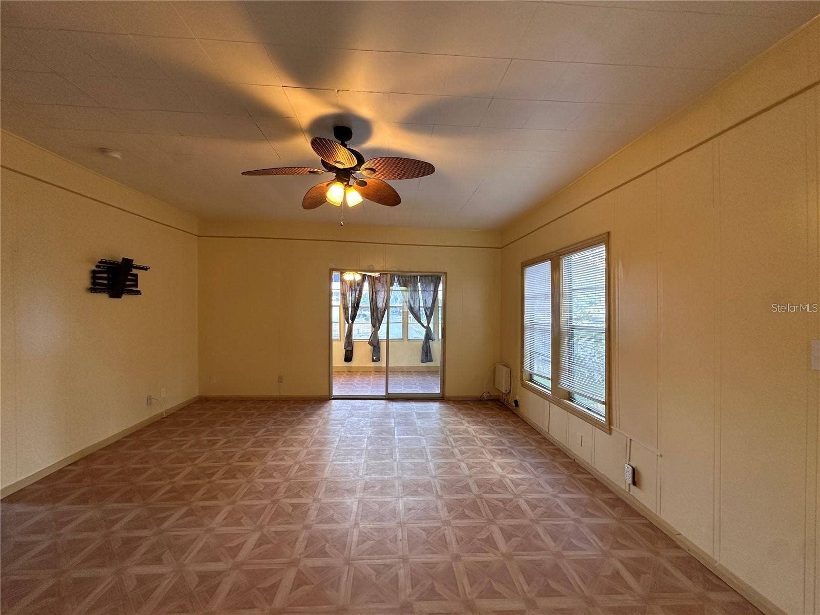 1025 E MAIN STREET, Bartow, FL 33830 1025 E MAIN STREET, Bartow, FL 33830