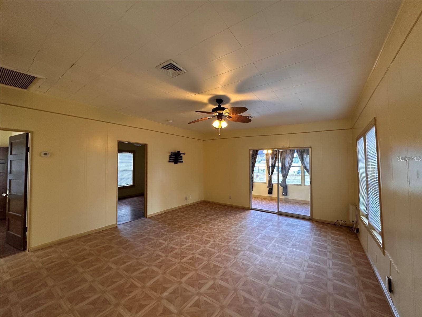 1025 E MAIN STREET, Bartow, FL 33830 1025 E MAIN STREET, Bartow, FL 33830
