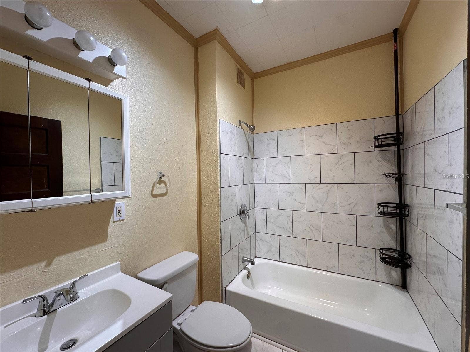 1025 E MAIN STREET, Bartow, FL 33830 1025 E MAIN STREET, Bartow, FL 33830