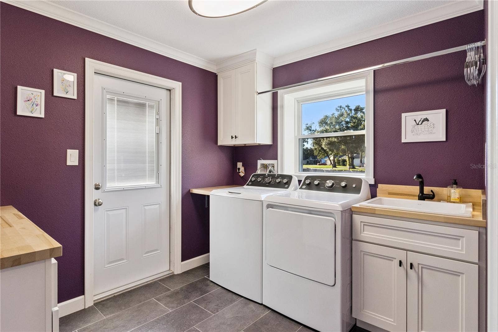 601 GREENBRIAR DRIVE, Brandon, FL 33511 Laundry room off of Kitchen
