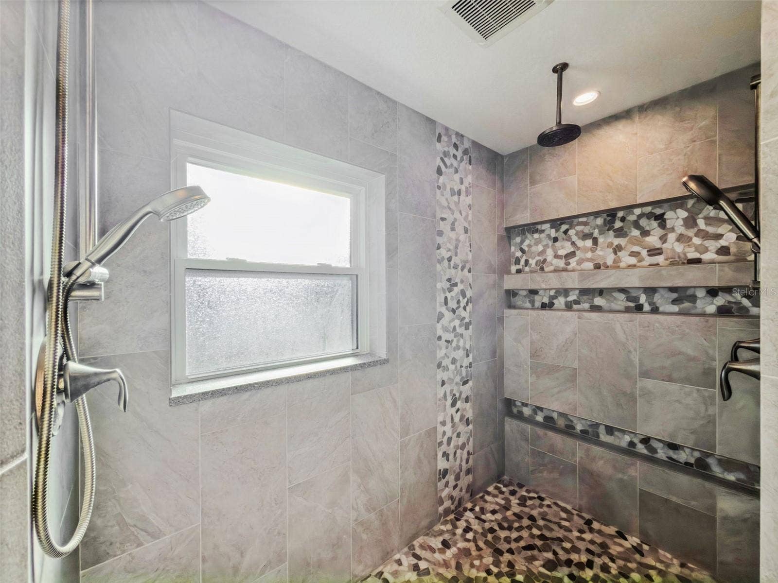 601 GREENBRIAR DRIVE, Brandon, FL 33511 Shower heads Plus Rain Shower Head