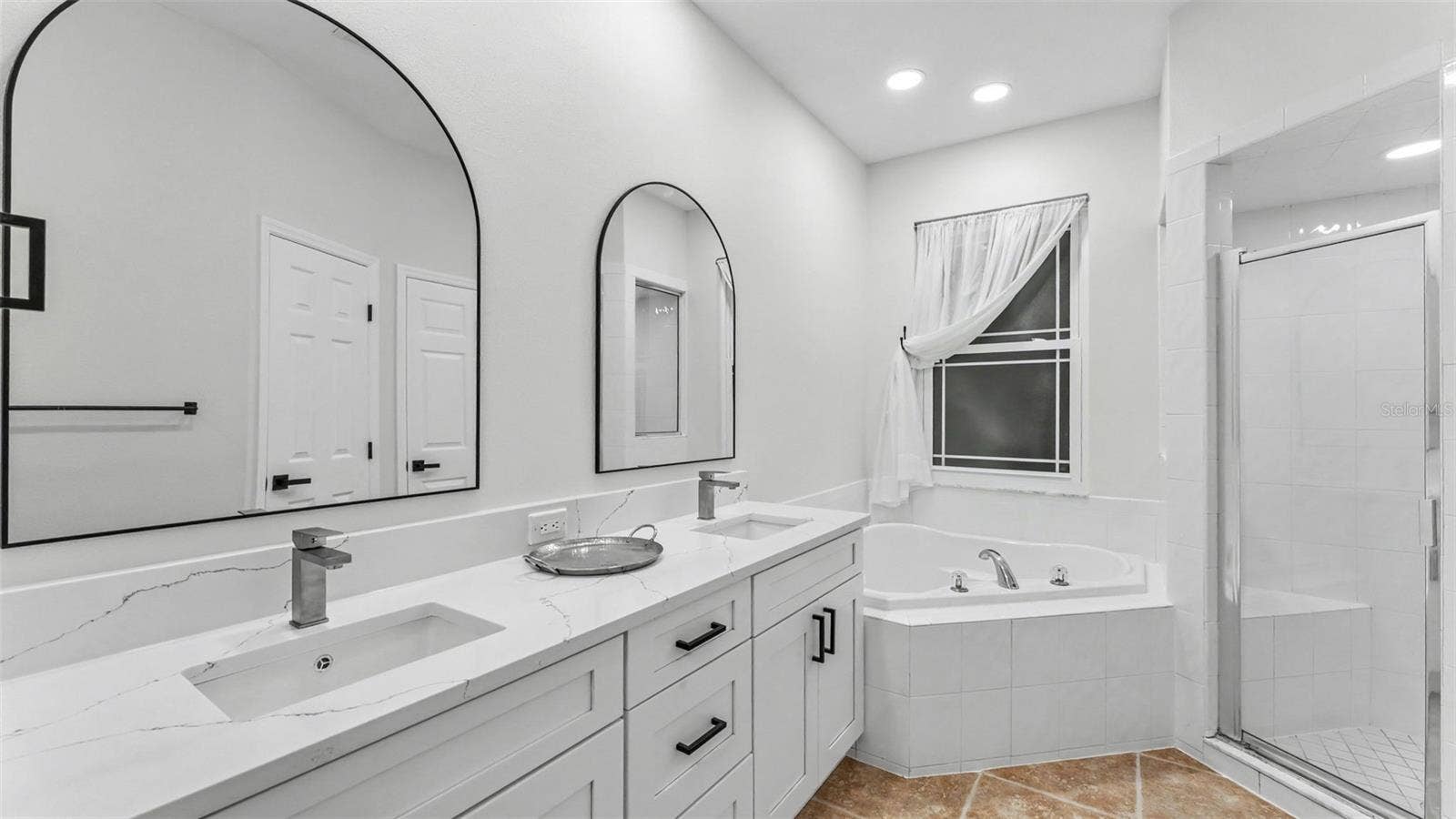 Primary Ensuite Bath with sweetheart tub