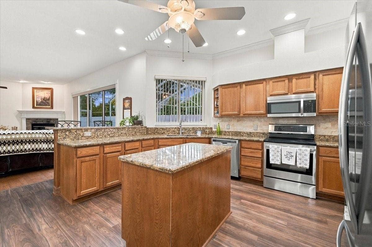 5599 SUMMERLAND HILLS DRIVE, Lakeland, FL 33812 5599 SUMMERLAND HILLS DRIVE, Lakeland, FL 33812