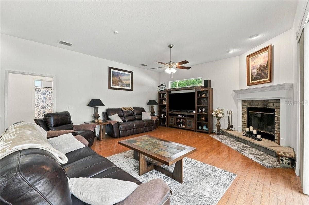 5599 SUMMERLAND HILLS DRIVE, Lakeland, FL 33812 5599 SUMMERLAND HILLS DRIVE, Lakeland, FL 33812