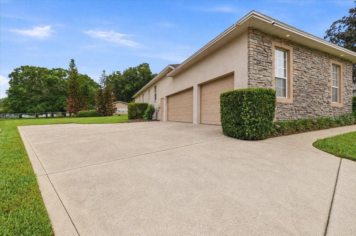 5599 SUMMERLAND HILLS DRIVE, Lakeland, FL 33812 5599 SUMMERLAND HILLS DRIVE, Lakeland, FL 33812
