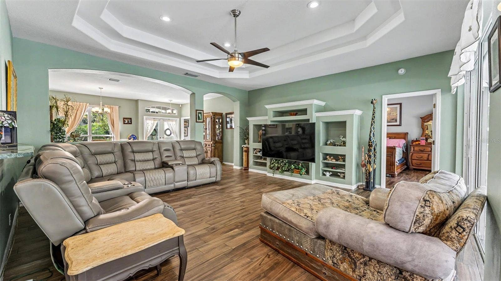 6626 ROYAL FOREST DR, Lakeland, FL 33811 6626 ROYAL FOREST DR, Lakeland, FL 33811