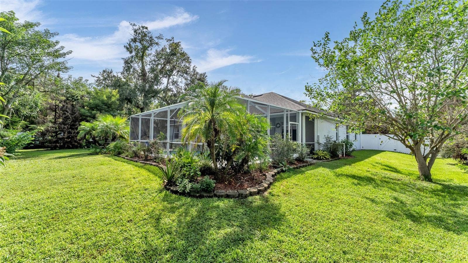 6626 ROYAL FOREST DR, Lakeland, FL 33811 6626 ROYAL FOREST DR, Lakeland, FL 33811