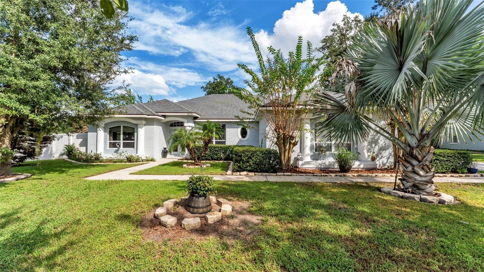 6626 ROYAL FOREST DR, Lakeland, FL 33811 6626 ROYAL FOREST DR, Lakeland, FL 33811
