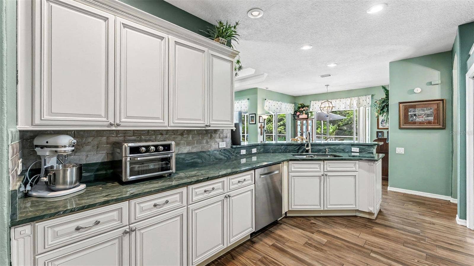6626 ROYAL FOREST DR, Lakeland, FL 33811 6626 ROYAL FOREST DR, Lakeland, FL 33811
