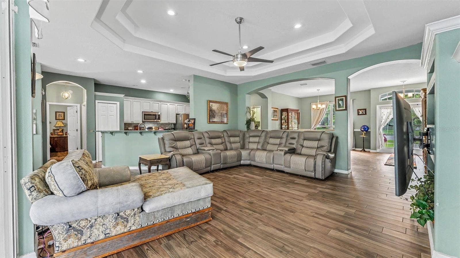 6626 ROYAL FOREST DR, Lakeland, FL 33811 6626 ROYAL FOREST DR, Lakeland, FL 33811