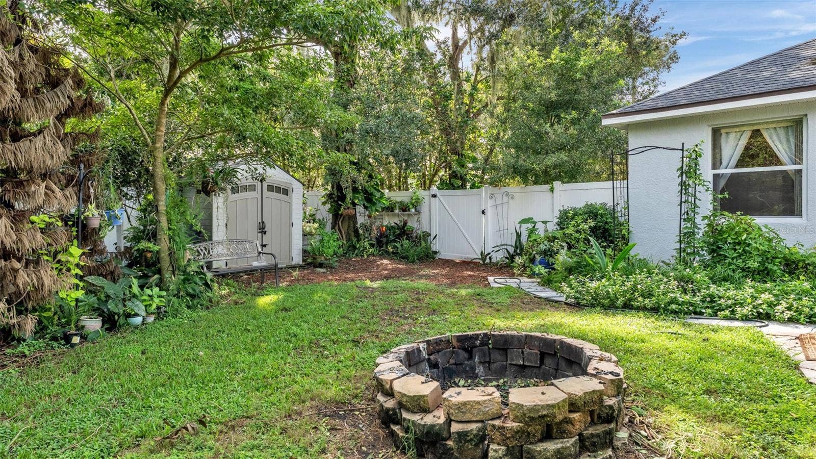 6626 ROYAL FOREST DR, Lakeland, FL 33811 6626 ROYAL FOREST DR, Lakeland, FL 33811