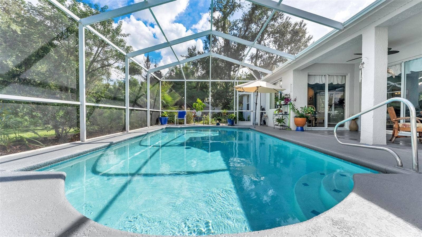 6626 ROYAL FOREST DR, Lakeland, FL 33811 6626 ROYAL FOREST DR, Lakeland, FL 33811