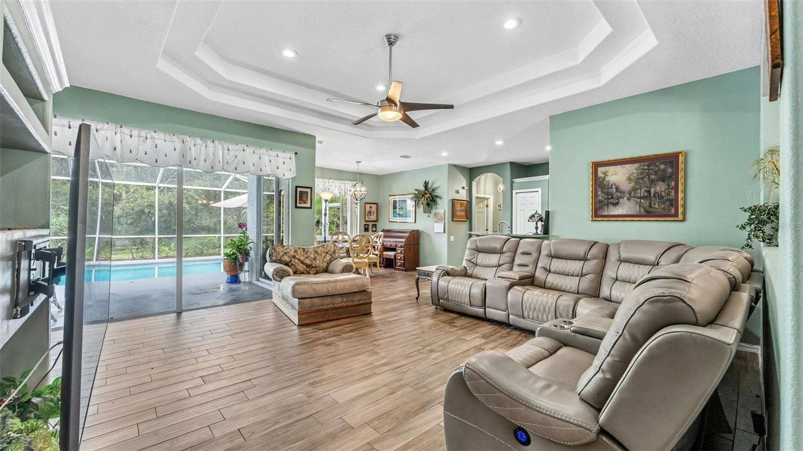 6626 ROYAL FOREST DR, Lakeland, FL 33811 6626 ROYAL FOREST DR, Lakeland, FL 33811