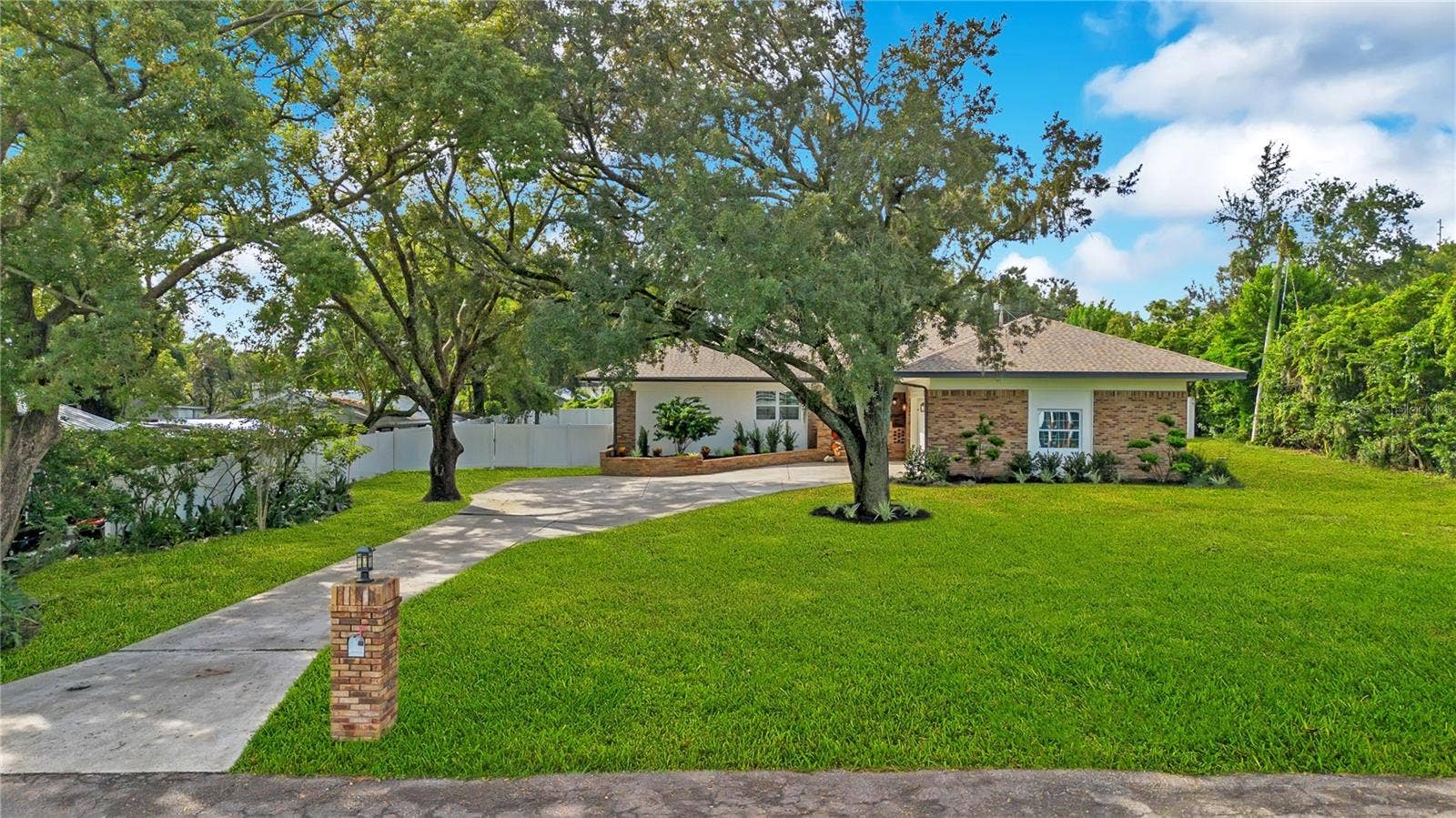 2637 GRACE MANOR, Lakeland, FL 33812 2637 GRACE MANOR, Lakeland, FL 33812