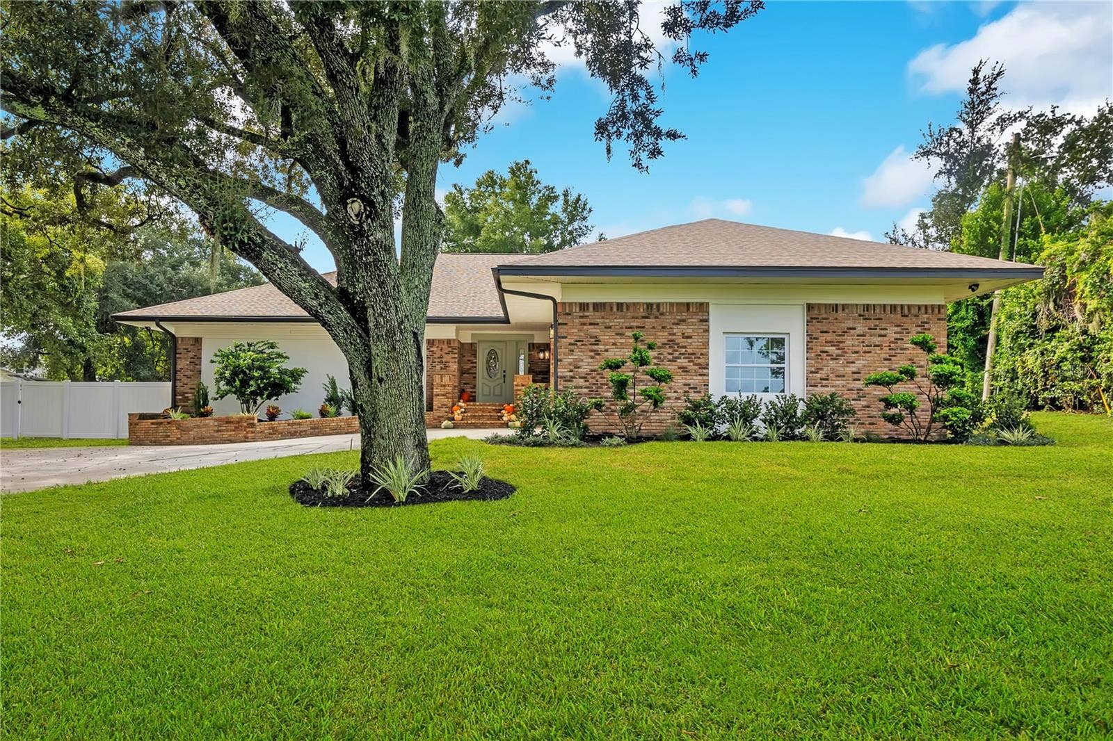 2637 GRACE MANOR, Lakeland, FL 33812 2637 GRACE MANOR, Lakeland, FL 33812