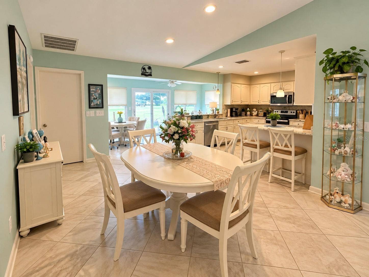 3273 PEBBLE BEND DRIVE, Lakeland, FL 33810 3273 PEBBLE BEND DRIVE, Lakeland, FL 33810