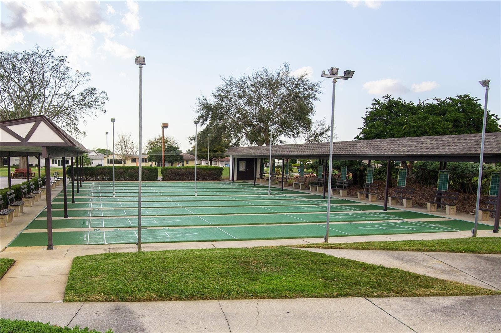 3273 PEBBLE BEND DRIVE, Lakeland, FL 33810 3273 PEBBLE BEND DRIVE, Lakeland, FL 33810