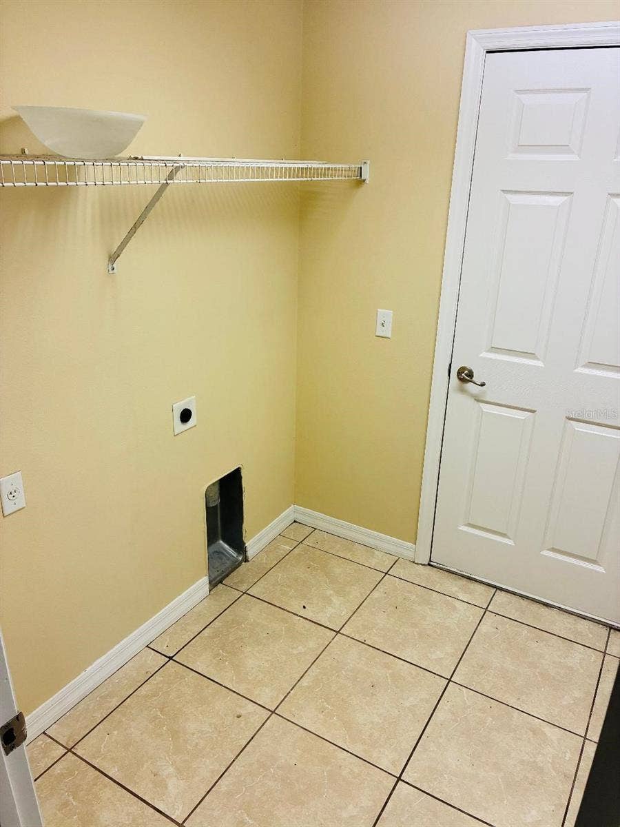 2216 ONTARIO WAY, Lakeland, FL 33805 2216 ONTARIO WAY, Lakeland, FL 33805