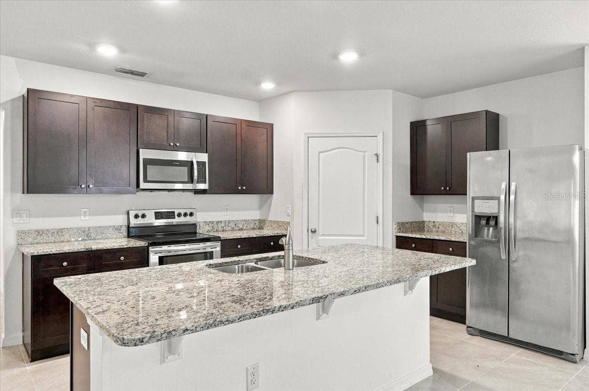 261 ST THOMAS DRIVE, Mulberry, FL 33860 261 ST THOMAS DRIVE, Mulberry, FL 33860