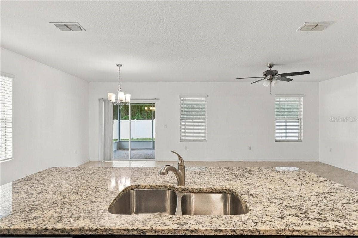 261 ST THOMAS DRIVE, Mulberry, FL 33860 261 ST THOMAS DRIVE, Mulberry, FL 33860