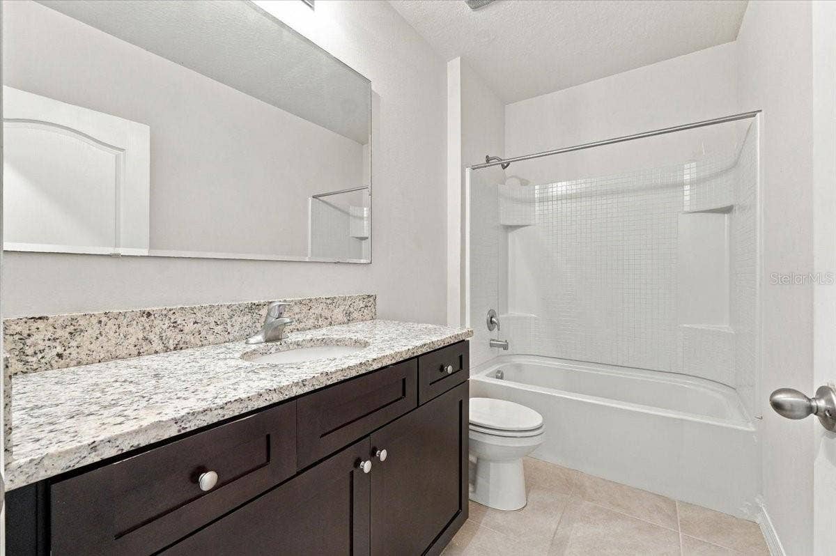 261 ST THOMAS DRIVE, Mulberry, FL 33860 2nd bathroom