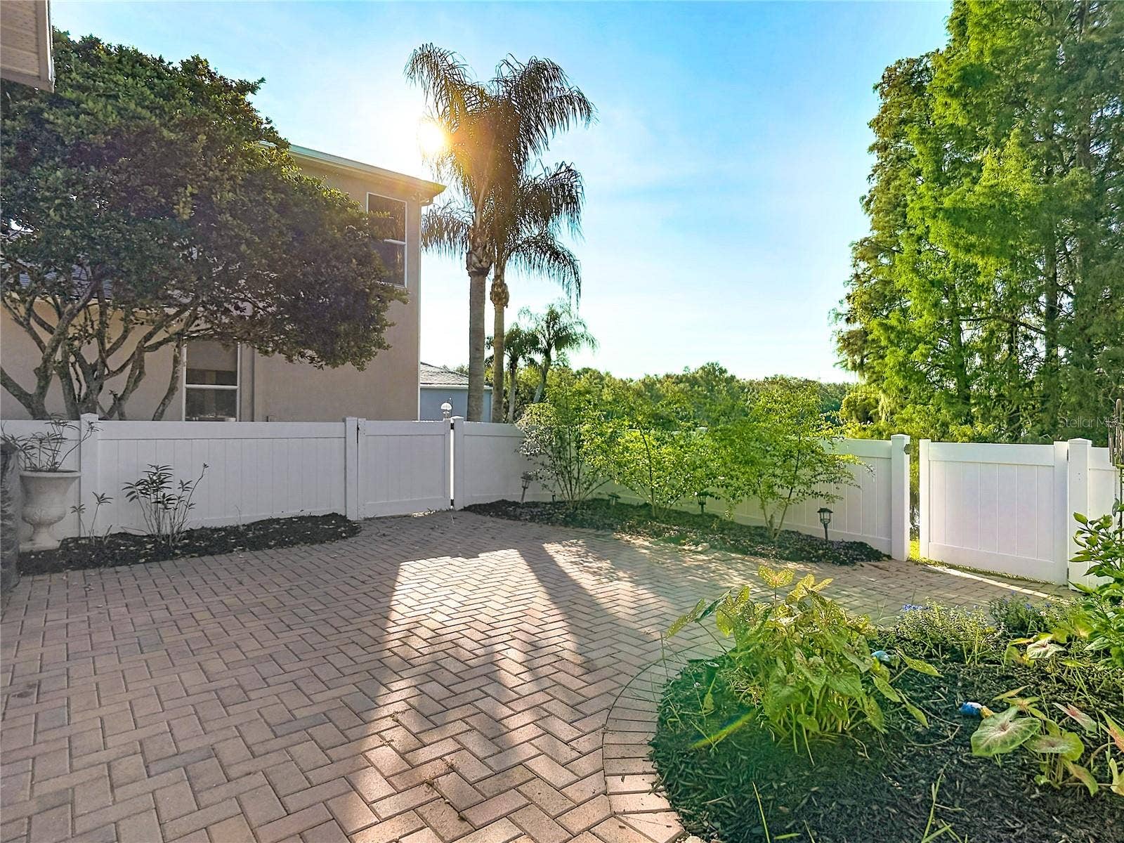 3934 WINDCHIME LANE, Lakeland, FL 33811 patio