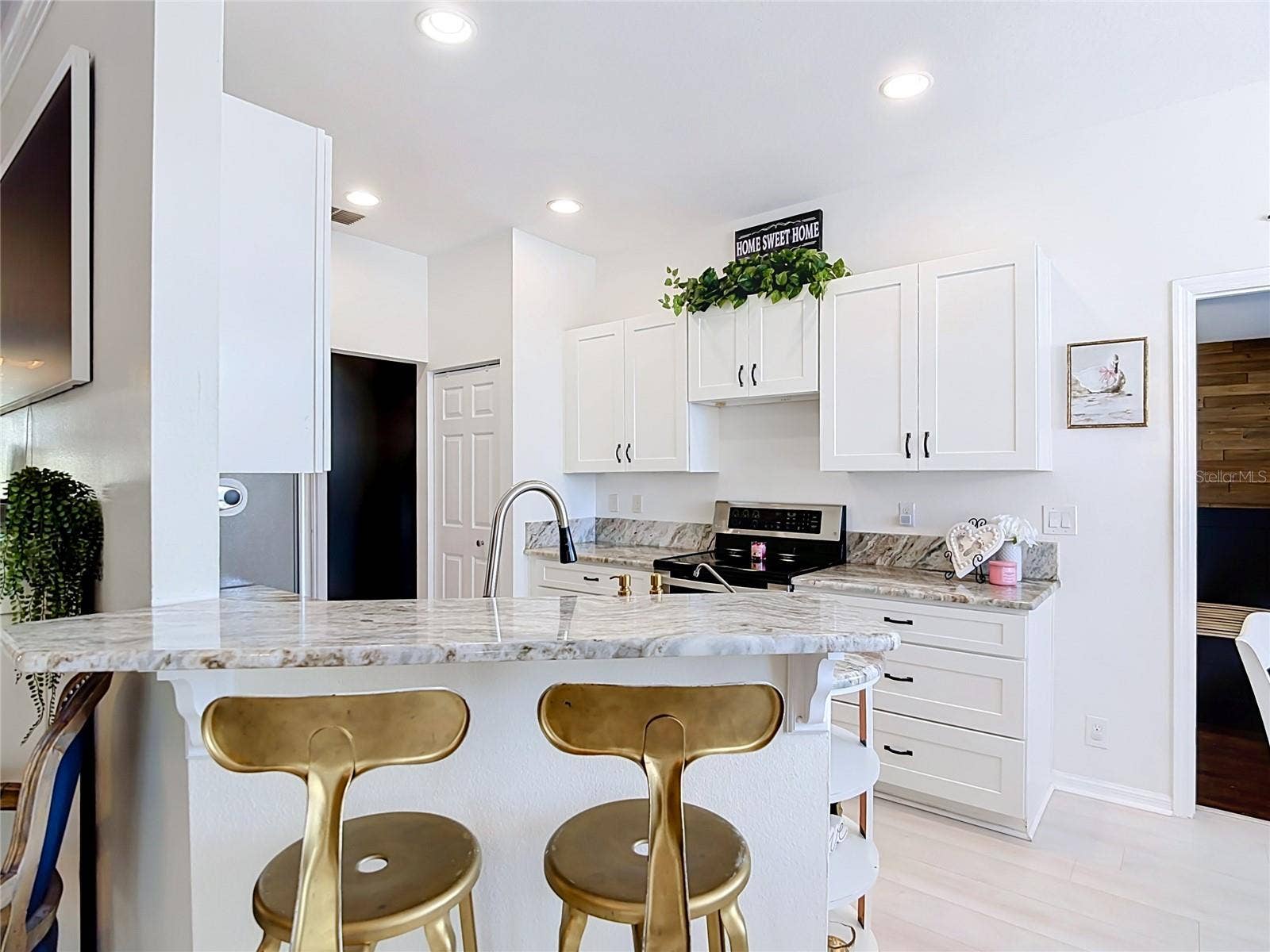 3934 WINDCHIME LANE, Lakeland, FL 33811 kitchen