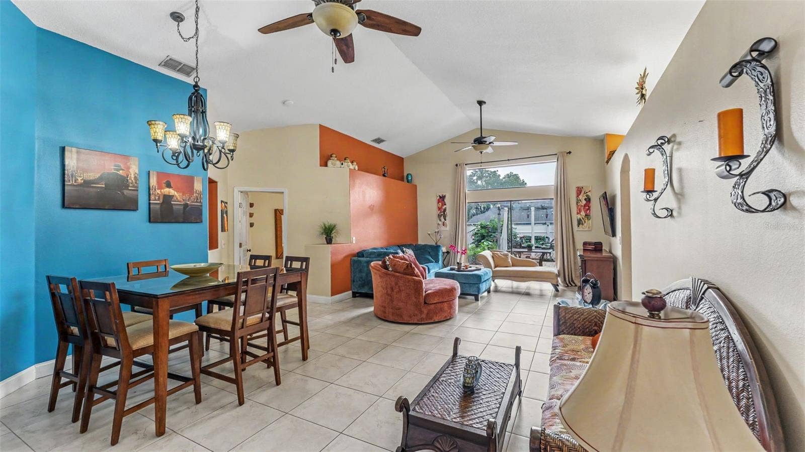 Dining room/Family room
