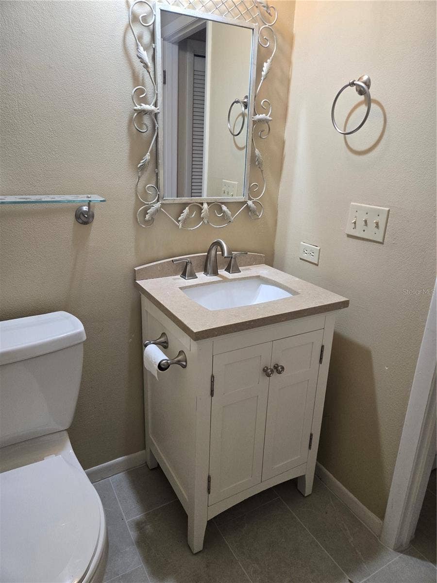 BATHROOM 1