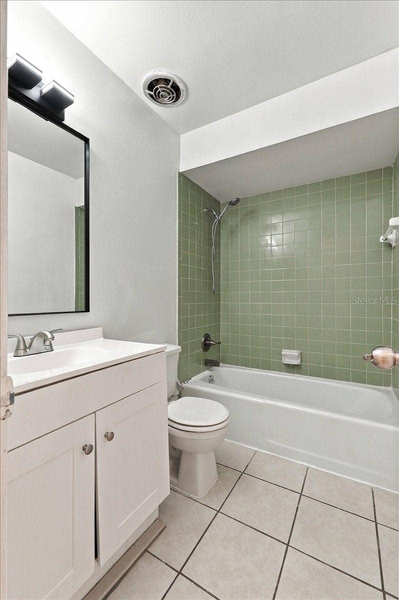 422 DUCHESS DRIVE, Lakeland, FL 33803 422 DUCHESS DRIVE, Lakeland, FL 33803