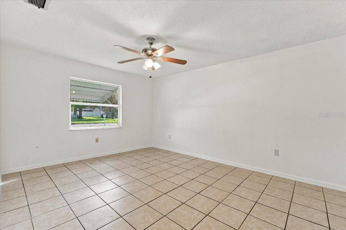 422 DUCHESS DRIVE, Lakeland, FL 33803 422 DUCHESS DRIVE, Lakeland, FL 33803