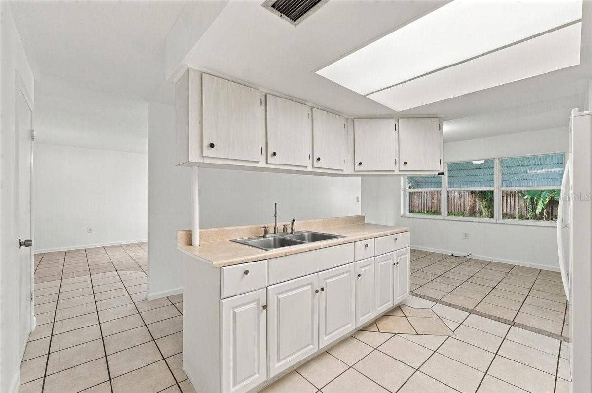 422 DUCHESS DRIVE, Lakeland, FL 33803 422 DUCHESS DRIVE, Lakeland, FL 33803