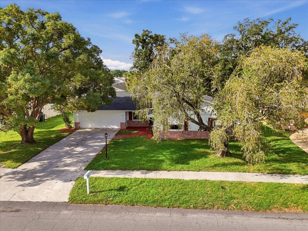422 DUCHESS DRIVE, Lakeland, FL 33803 422 DUCHESS DRIVE, Lakeland, FL 33803